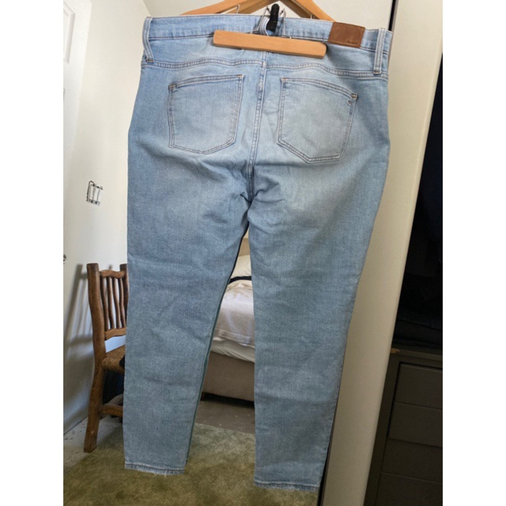 Madewell 9” Mid Rise Skinny Crop Jeans in Asbury Wash: Button-Front Edit… - Picture 10 of 11